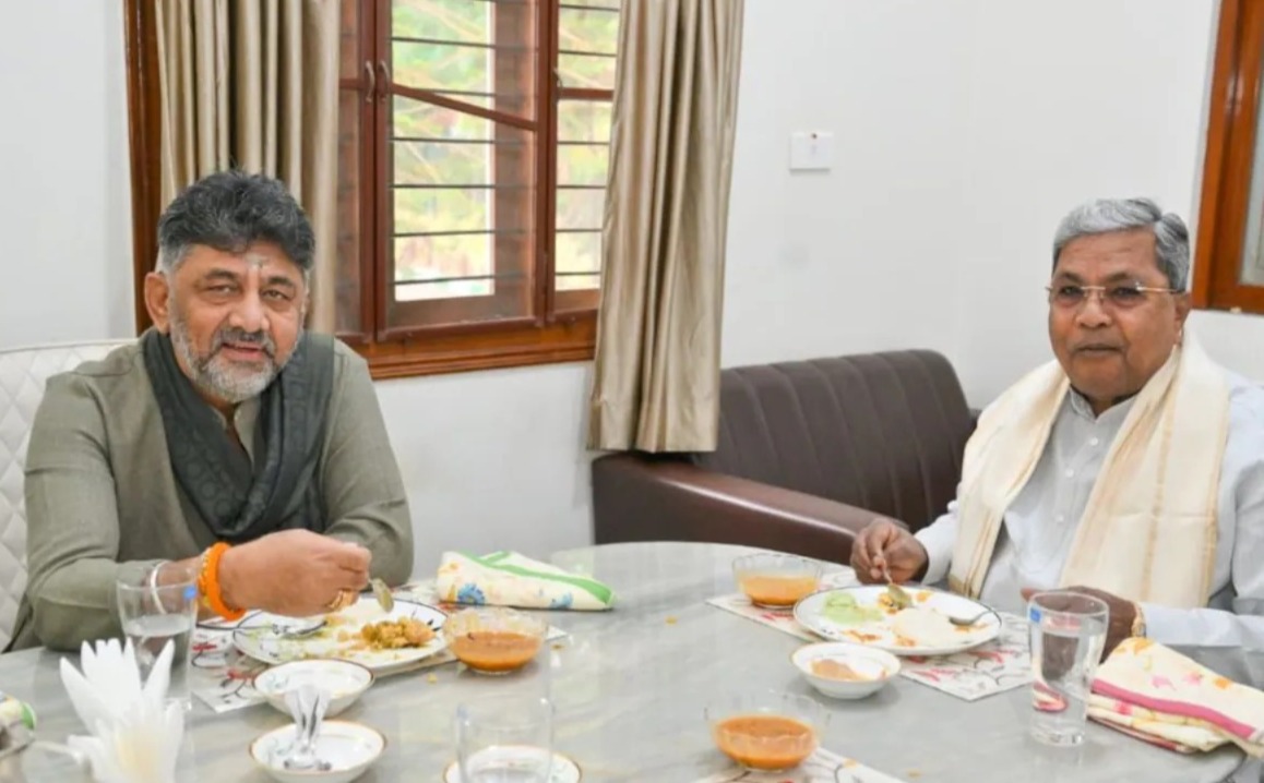 দ্বন্দ্ব মিটিয়ে ‘হাম সাথ সাথ হ্যায়’, ব্রেকফাস্ট টেবিলে শিবকুমার ও সিদ্দারামাইয়া