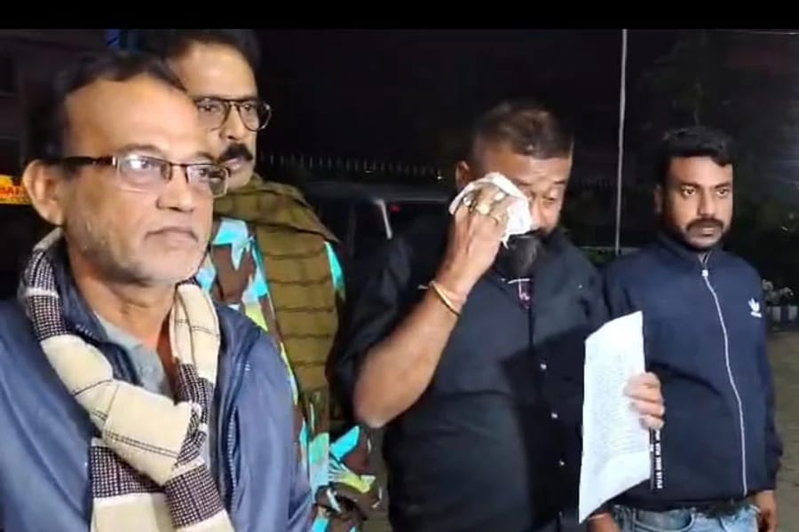 ছাব্বিশের আগে ফের বিজেপিতে গোষ্ঠীদ্বন্দ্ব , মহেশতলায় কর্মীর মুখে গরম চা নিক্ষেপ