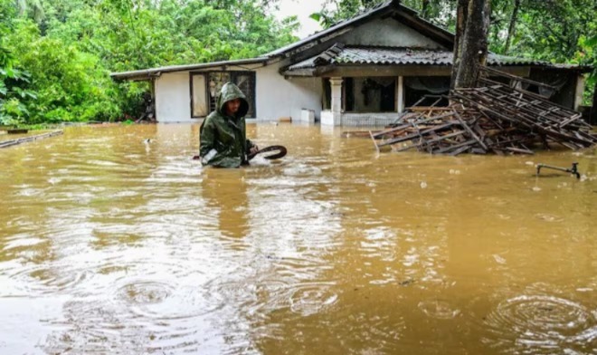 ‘দিটওয়া’-র তাণ্ডব শ্রীলঙ্কায়, মৃত বেড়ে ১০০