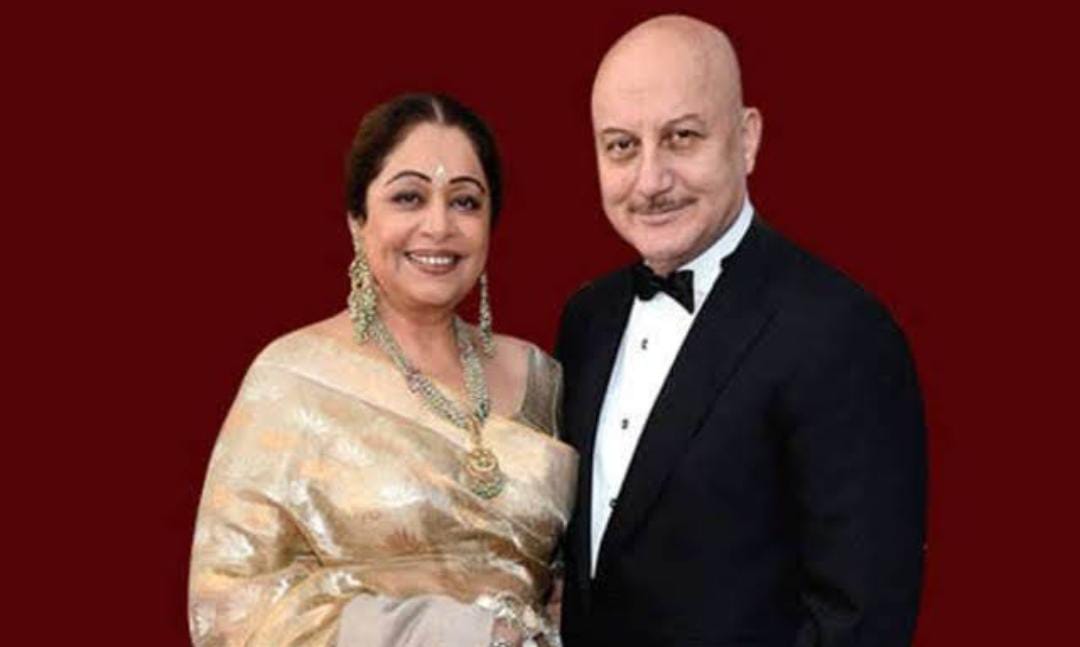 নেশাগত দ্রব্য পাচার , হুমকির পরেও অনুপম খেরকে হাতেনাতে পুলিশে ধরিয়ে দেন স্ত্রী