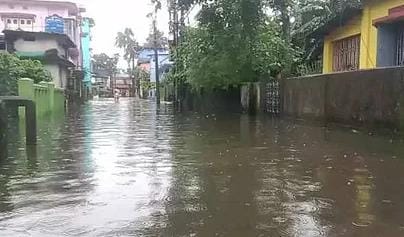 নিকাশি ব্যবস্থা না হওয়ায় দুর্ভোগ পানিহাটিতে, ক্ষোভে ফেটে পড়ল সাধারণ মানুষ