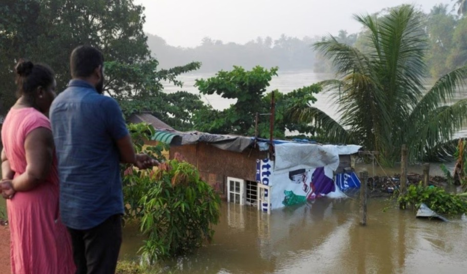শ্রীলঙ্কায় তাণ্ডবলীলা ‘দিটওয়া’-র, মৃত বেড়ে ৩৩৪, ক্ষতিগ্রস্ত ১১ লক্ষ মানুষ