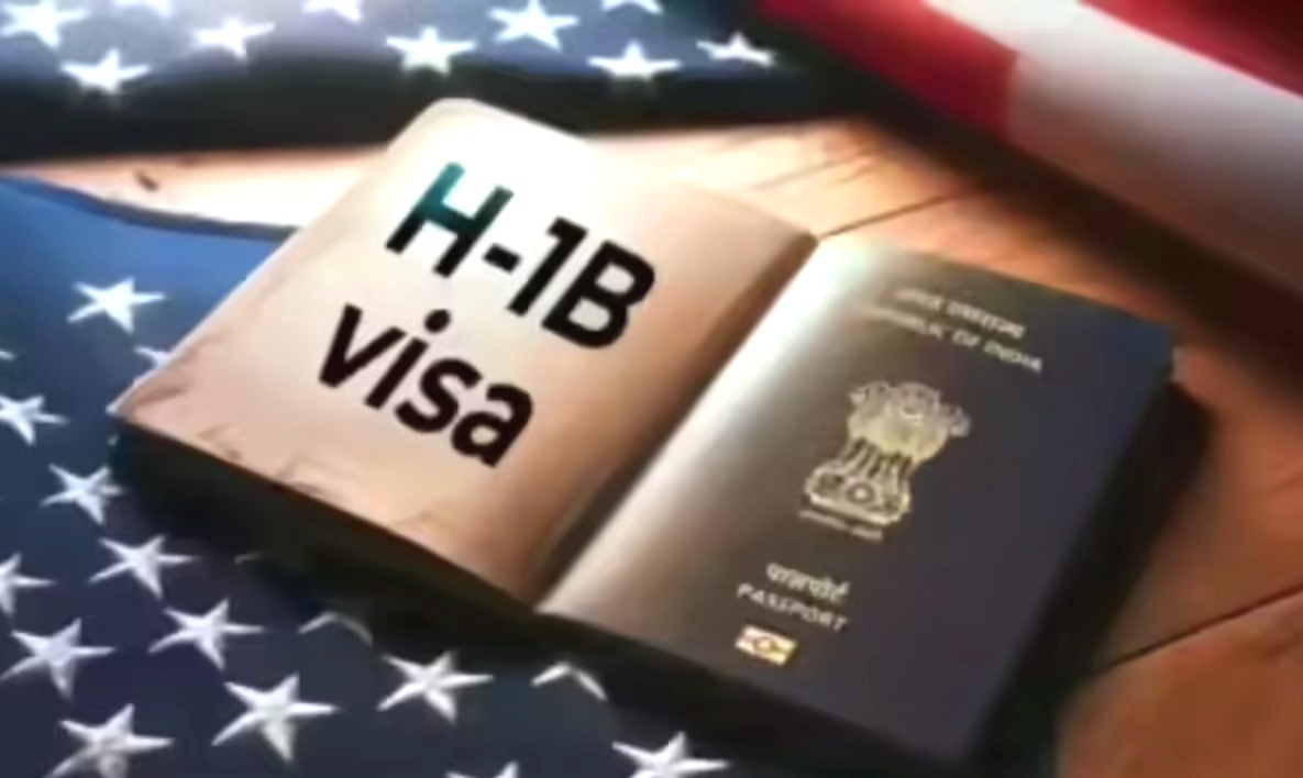 ট্রাম্পের কড়া অভিবাসন নীতি, এক দশকে ৭০ শতাংশ ভারতীয়ের H-1B ভিসায় কোপ