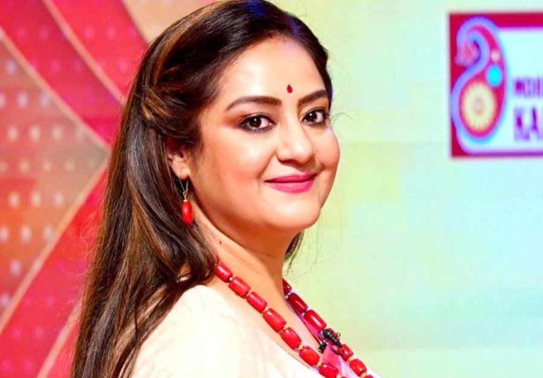 ছেলেকে নিয়ে মাঝরাস্তায় ক্যাব চালকের সঙ্গে হাতাহাতি , সুদিপার পোস্টে তোলপাড় সোশ্যাল মিডিয়া