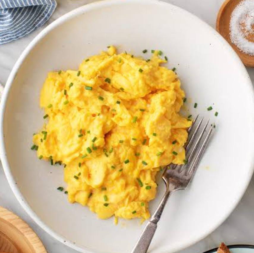 শিখে নিন আমির খানের বানানো স্ক্র্যাম্বলড এগ রেসিপি