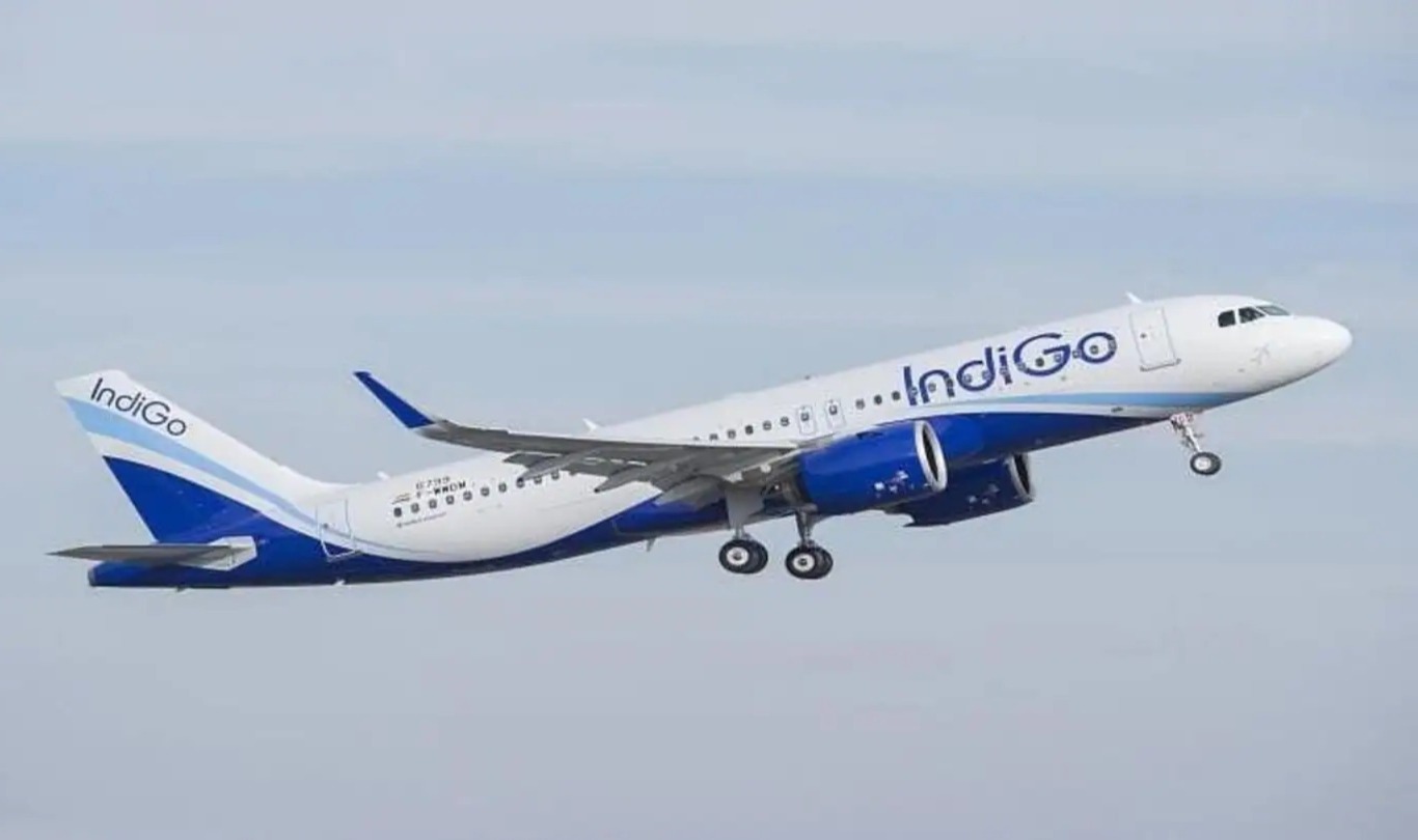 মাঝ আকাশে বোমাতঙ্ক, মুম্বইয়ে জরুরি অবতরণ ইন্ডিগোর বিমানের