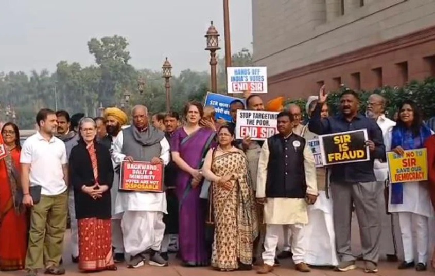 সংসদে SIR বিরোধী বিক্ষোভ ইন্ডিয়া জোটের, দফায় দফায় মুলতুবি অধিবেশন