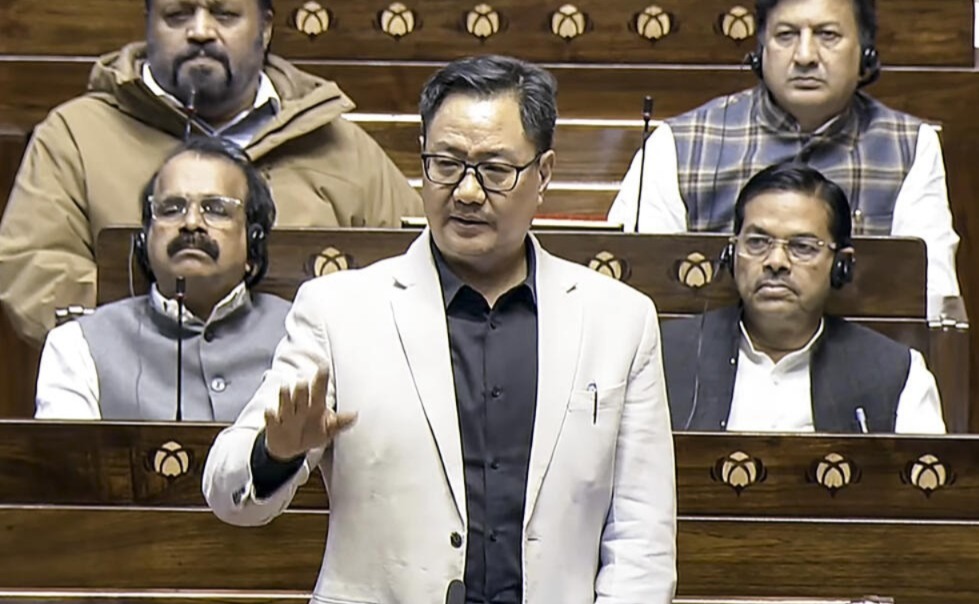 সংসদে তুমুল হট্টগোল, বিরোধীদের চাপে নতজানু কেন্দ্র! রাজি SIR নিয়ে আলোচনায়