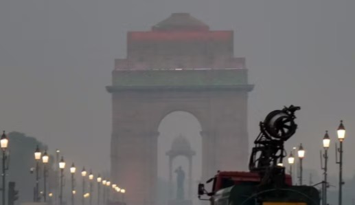 ‘রেড জোনে’ রাজধানী! বিপজ্জনক স্তরে দিল্লির ‘বিষ’ বাতাস