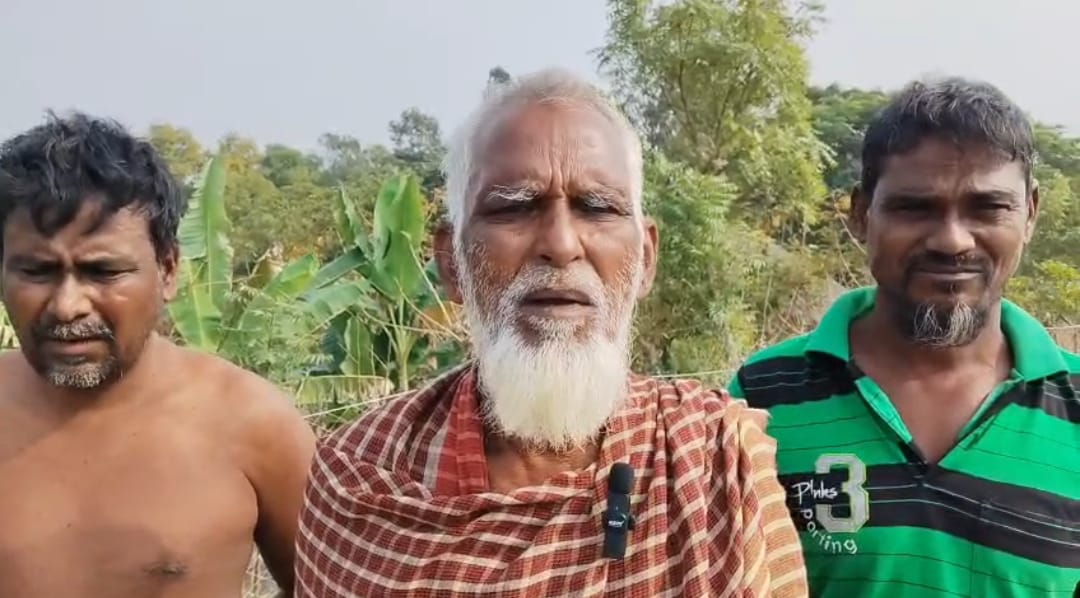 বাবা সাজিয়ে নথি জোগাড় , SIR আবহে বাংলাদেশি নাগরিকের জালিয়াতির অভিযোগ