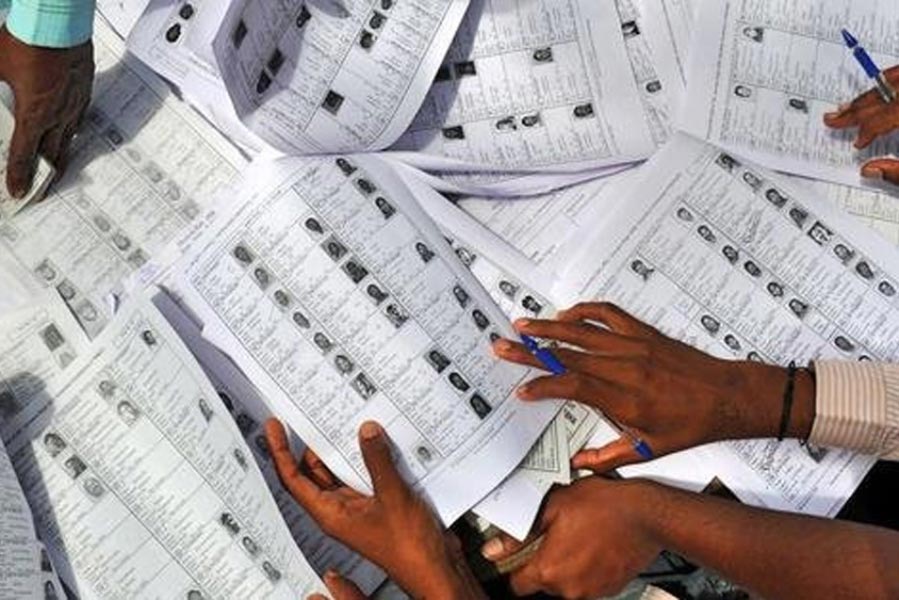 ছিল বেড়াল হয়ে গেল রুমাল , এনুমারেশন ফর্মে অলৌকিক শূন্য ত্রুটি, ২২০৮ থেকে কমে ২৯