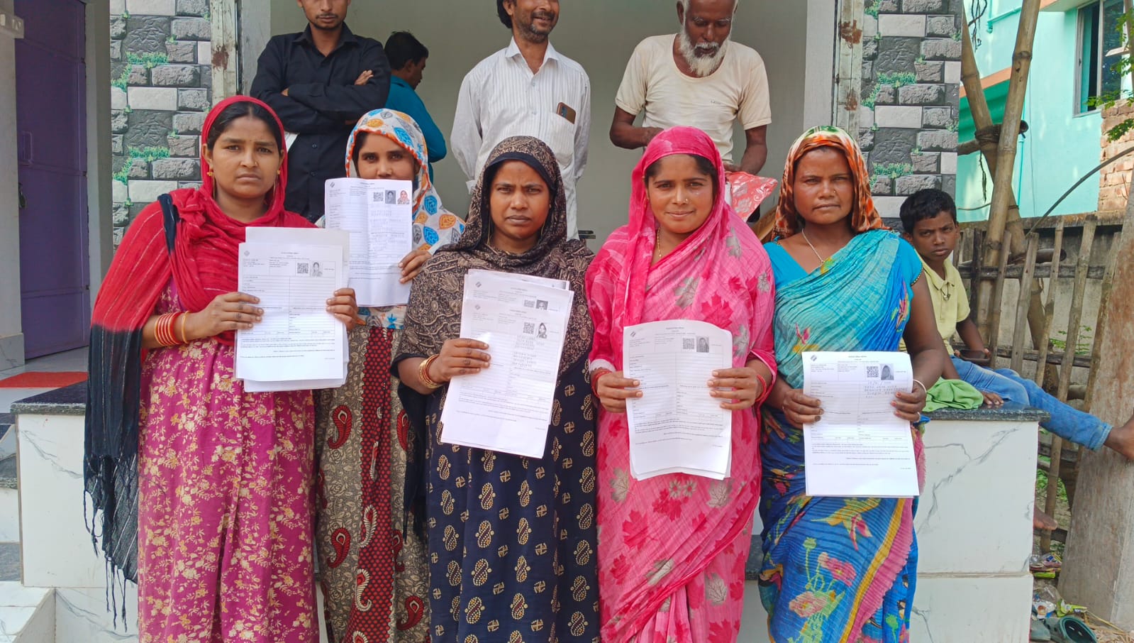 নাম নেই ২০০৩ সালের ভোটার তালিকায় , বিপাকে বাংলার বিহারী বধূরা