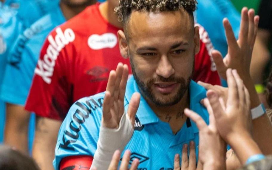 বিশ্বকাপে মাঠে নামতেই হবে , জেদের বশে চোট নিয়েও হ্যাটট্রিক নেইমারের