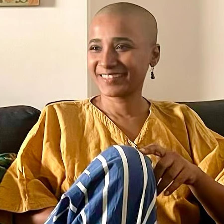 মারণ ক্যান্সার গ্রাস করছে শরীর  , বাস্তবতাকে সঙ্গী করেই জীবন সংগ্রামে আশাবাদী অভিনেত্রী
