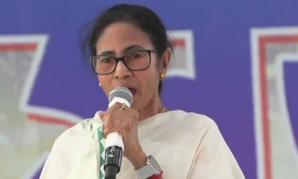 বন্দেমাতরম বাংলার উপহার, গর্ব ছিনিয়ে নিতে দেবো না , রাজ্যসভার বিতর্কে গর্জে উঠলেন মমতা