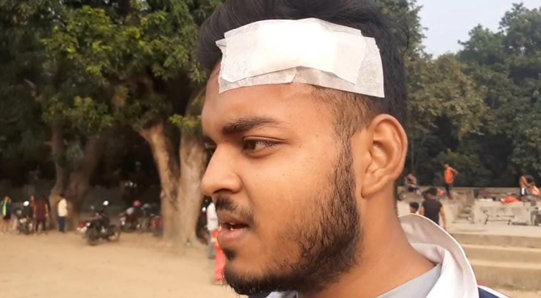 ভুল পথে গাড়ি ঘোরানোর প্রতিবাদ , যুবকের মাথা ফাঁটিয়ে পলাতক টোটো চালক