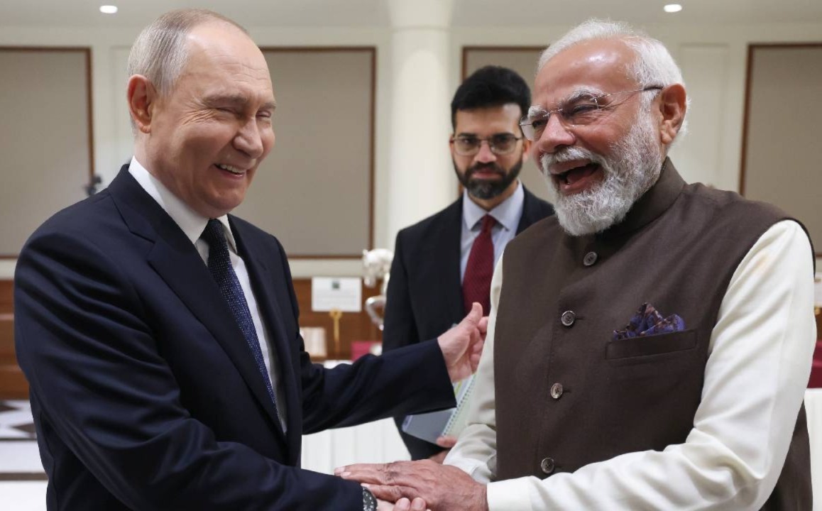 “ভারত মোদিকে পেয়ে ধন্য”, দিল্লিতে ‘প্রিয় বন্ধু’-র ভূয়সী প্রশংসা পুতিনের
