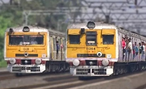 বিগ্রেডে ‘পাঁচ লক্ষ কণ্ঠে গীতাপাঠ’, চলবে শিয়ালদহ-হাওড়া ডিভিশনে অতিরিক্ত স্পেশাল ট্রেন