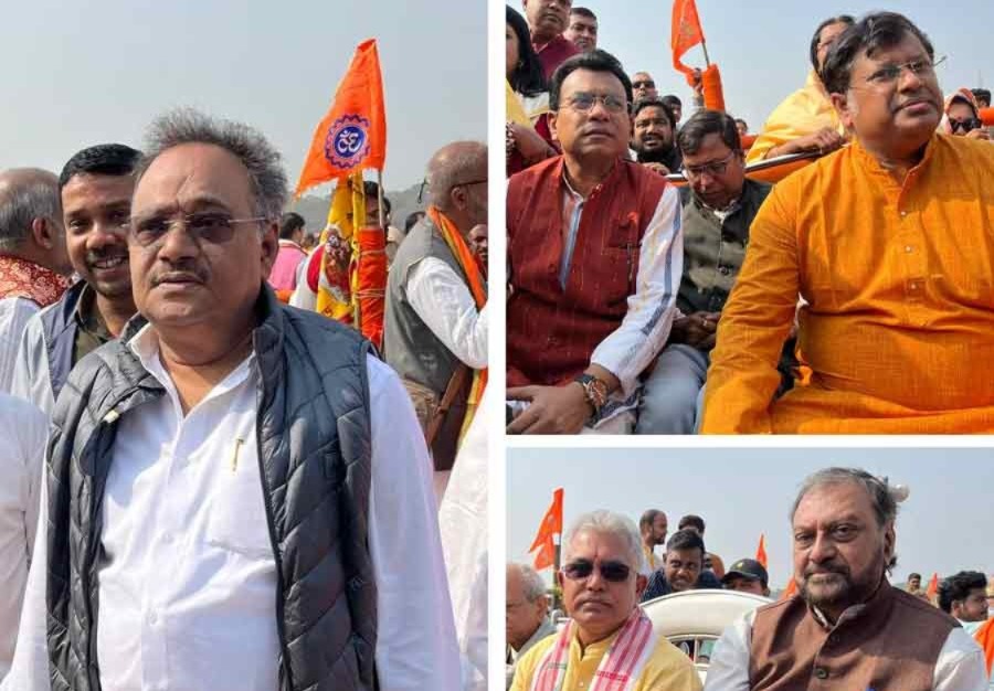 বিগ্রেডে গীতাপাঠ, উপস্থিত শমীক-দিলীপরা