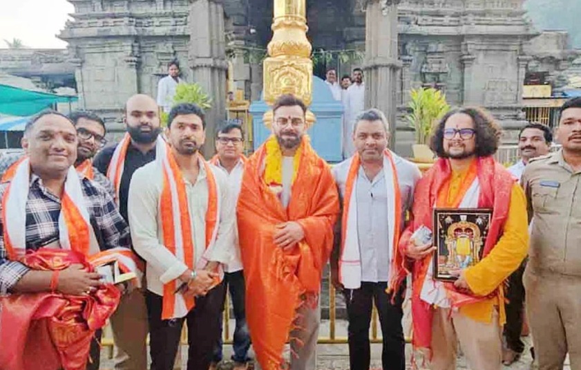 প্রোটিয়াদের মেরুদণ্ড ভেঙে ‘শ্রীবরাহ লক্ষ্মী নরসিংহ স্বামী’ মন্দিরে কিং কোহলি, ভাইরাল ভিডিও