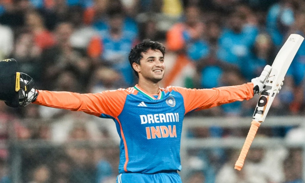 একবছরে টি-টোয়েন্টি ক্রিকেটে ১০০ ছক্কা, প্রথম ভারতীয় হিসেবে ইতিহাস ‘তরুণ তুর্কি’ অভিষেকের