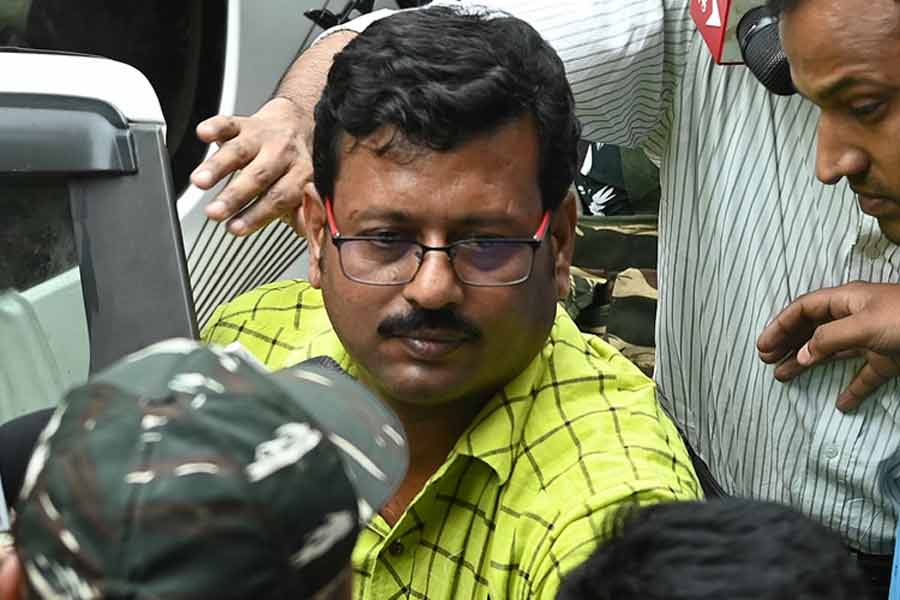 SSC নিয়োগ দুর্নীতি মামলায় ফের তল্লাশি, তৃণমূল বিধায়ক জীবনকৃষ্ণ সাহার বাড়িতে ED- র হানা