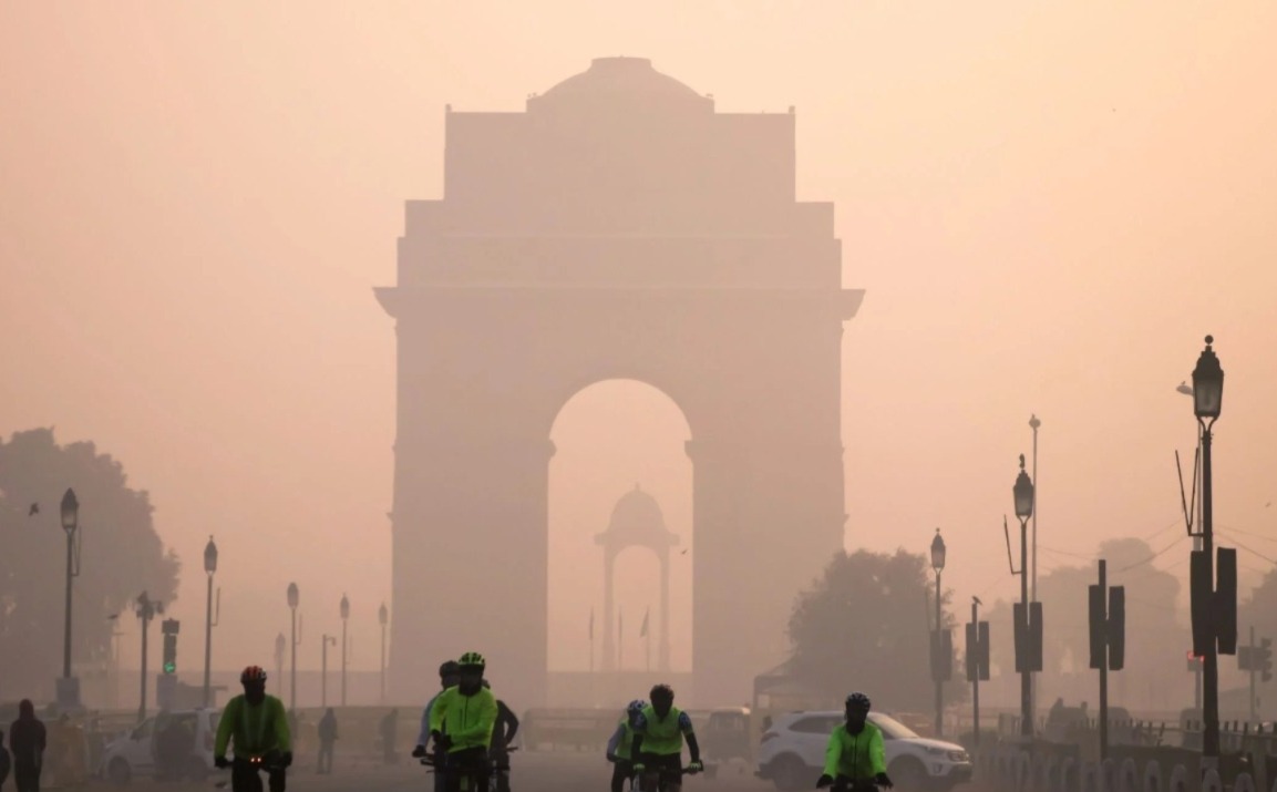 তাপমাত্রা কমতেই দিল্লির বাতাসের মান ‘অতি খারাপ’, বাড়ছে উদ্বেগ