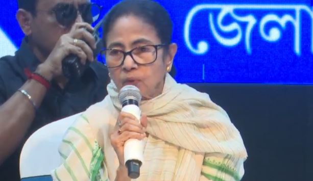 কমিশন যদি একপক্ষ হয়ে যায়, মানুষ বিচার পাবে কোথায়?, SIR নিয়ে ফের কমিশনকে দুষলেন মুখ্যমন্ত্রী