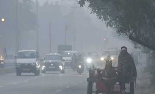 রাজধানীর বাতাসের স্বাস্থ্য ‘খুব উদ্বেগজনক’, বিষ ছড়াচ্ছে দিল্লিতে