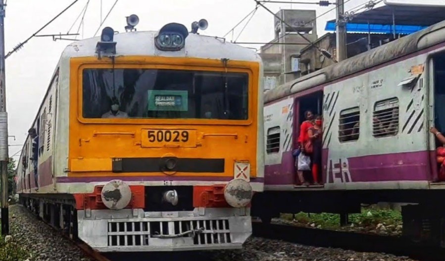 মঙ্গলে বাতিল একাধিক ট্রেন, সময়সূচিতে বড়সড় বদল