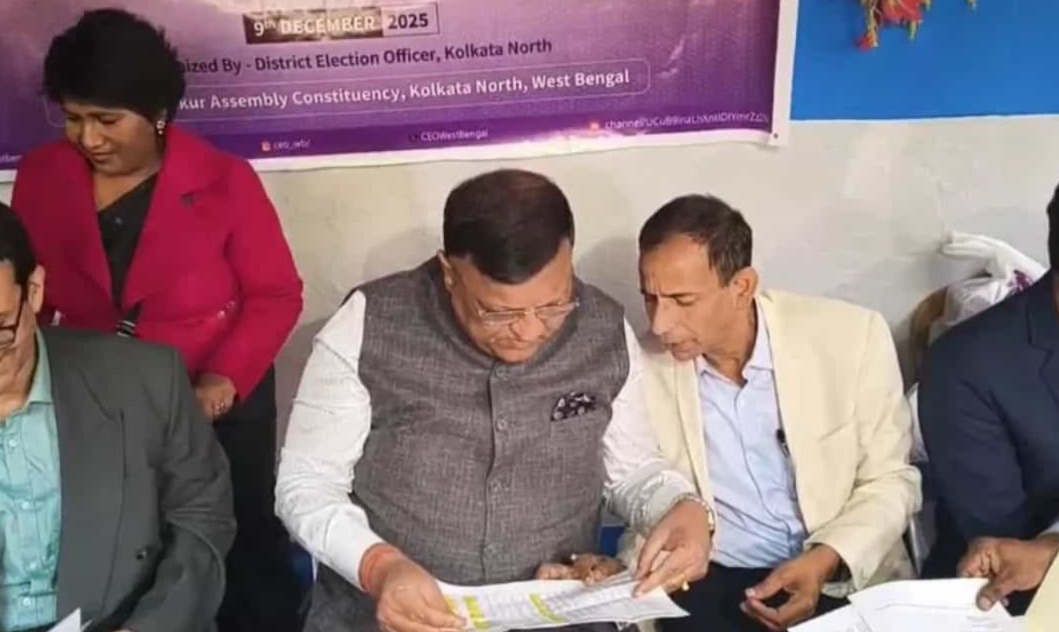 “ভয় নেই, কারোর নাম বাদ যাবে না”, সোনাগাছির যৌনকর্মীদের আশ্বাস সিইও-র