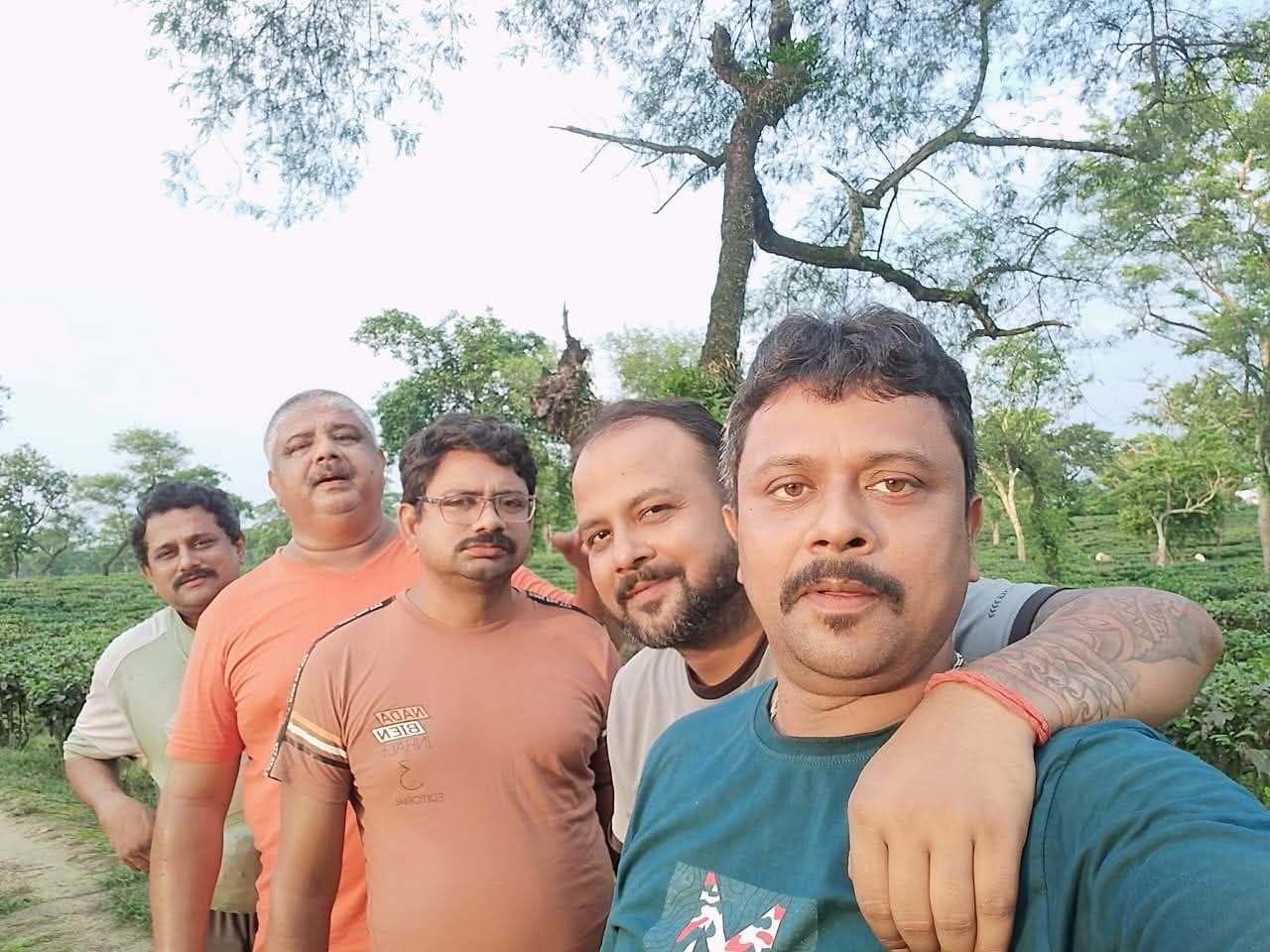 সুট- বুটের পিছনে নুন চুরি! সিসিটিভিতে ফাঁস বিজেপি নেতার কীর্তি