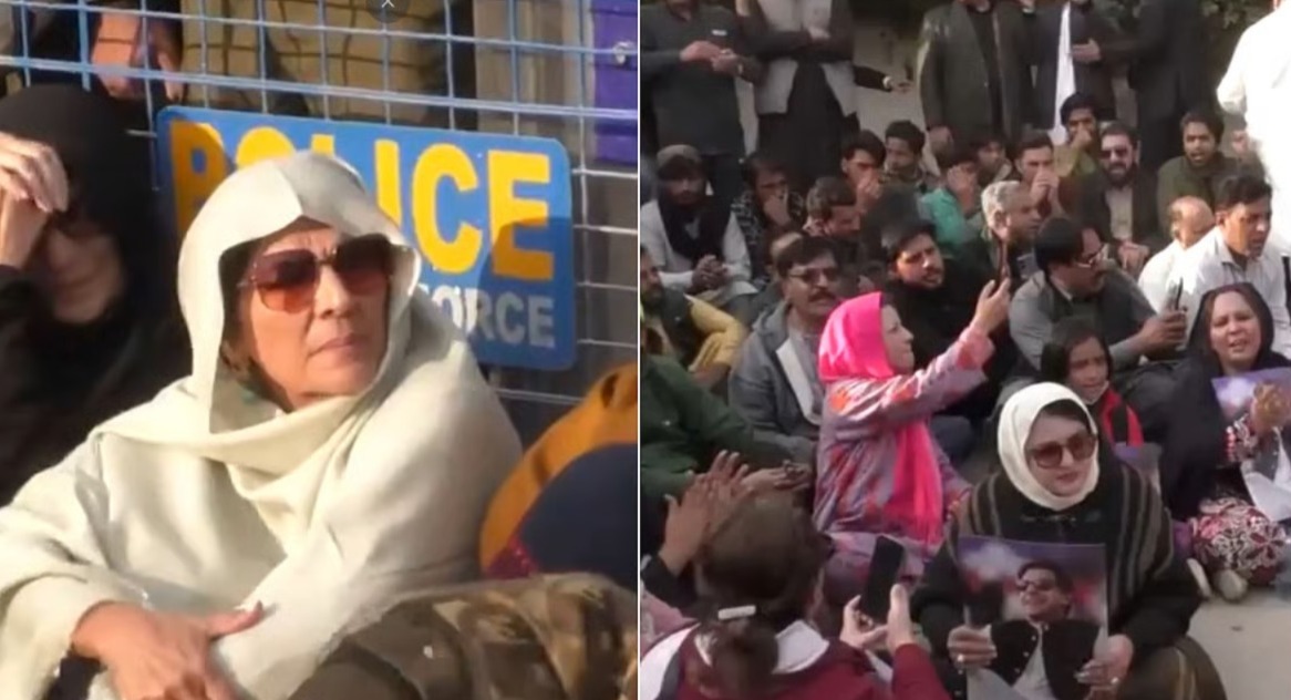 ইমরানের মুক্তির দাবি, জেলের বাইরে ধর্নায় ‘কাপ্তানের’ বোনেরা-পিটিআইয়ের কর্মীরা