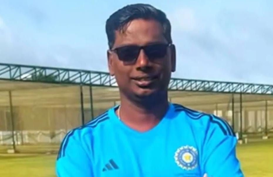 দলে জায়গা না হওয়ায় ব্যাট দিয়ে সজোরে বাড়ি , মাথা ফেটে দু'ভাগ কোচের