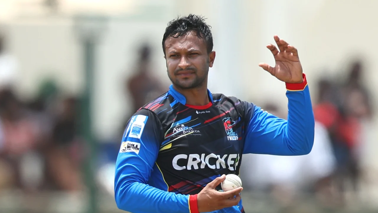 অবসর নিলেও ধার কমেনি , প্রথম ক্রিকেটার হিসেবে ইতিহাসের পাতায় বিতর্কিত শাকিব