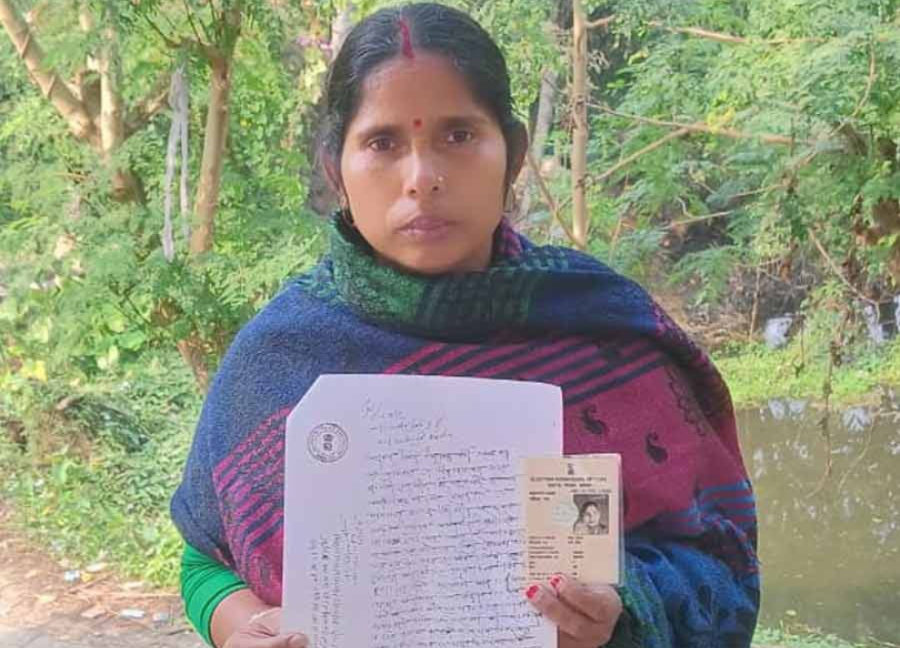 প্রথম স্ত্রীর এপিক নম্বর চুরি করে বাংলাদেশি দ্বিতীয় স্ত্রীকে উপহার,  SIR আবহে হাঁসখালিতে চাঞ্চল্য