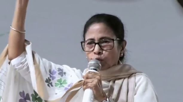 ২০২৯ পর্যন্ত ক্ষমতায় থাকবে না বিজেপি , কৃষ্ণনগর সভা থেকে কেন্দ্রকে কড়া হুঁশিয়ারি মমতার