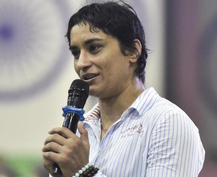 অলিম্পিক্সে খেলার স্বপ্ন , অবসর ভেঙে কুস্তিতে ফিরলেন বিনেশ