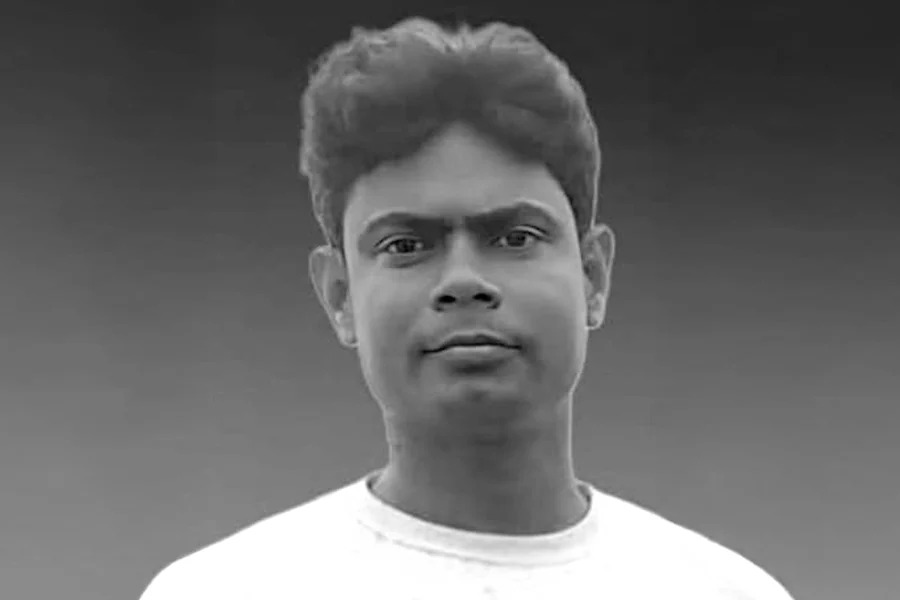 ভোটার তালিকায় ভুল বাবার নাম , সমাধান না মেলায় SIR আতঙ্কে মৃত্যু তৃণমূল কর্মীর