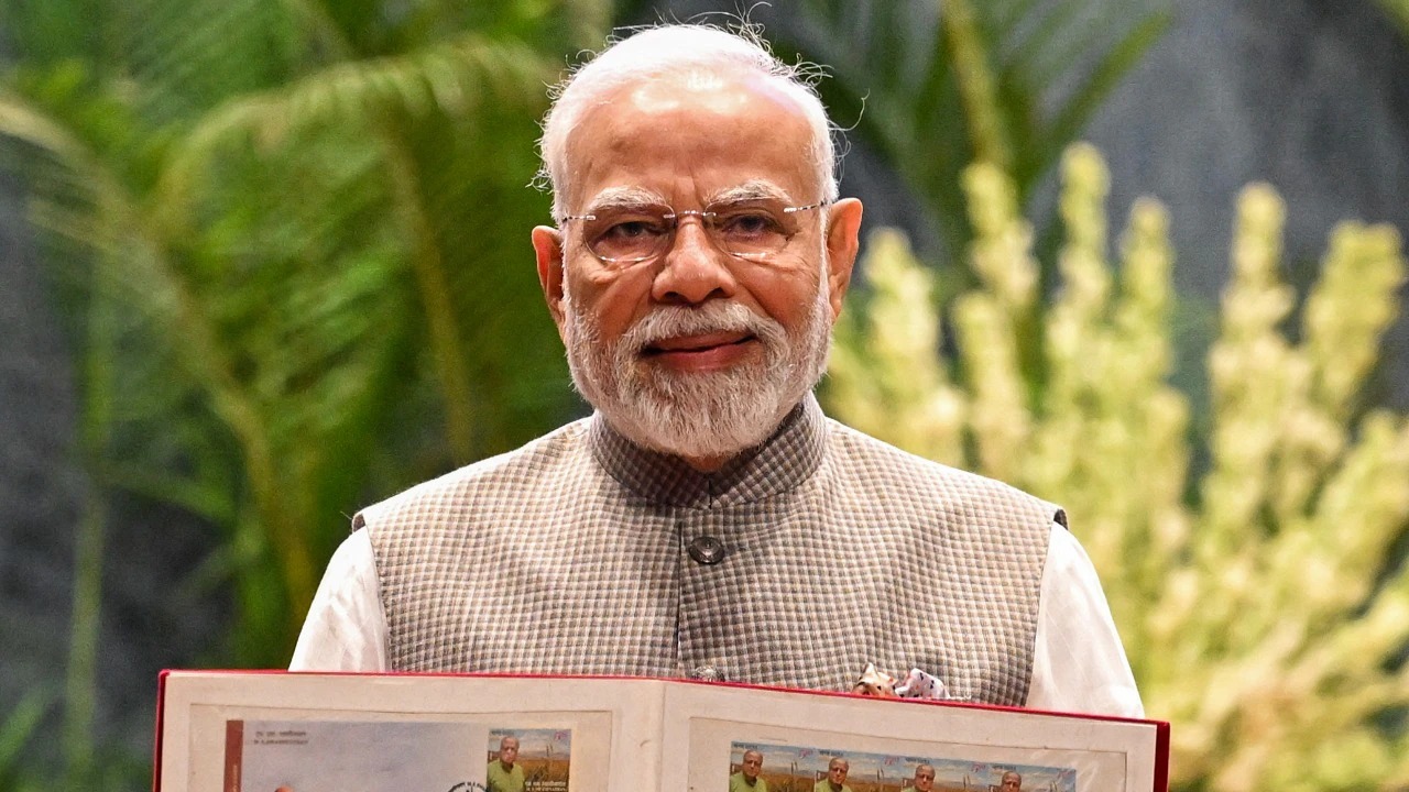 মোদির ডিগ্রি বিতর্কে স্বস্তি, প্রকাশ করতে হবে না নথি, রায়দান দিল্লি হাইকোর্টের