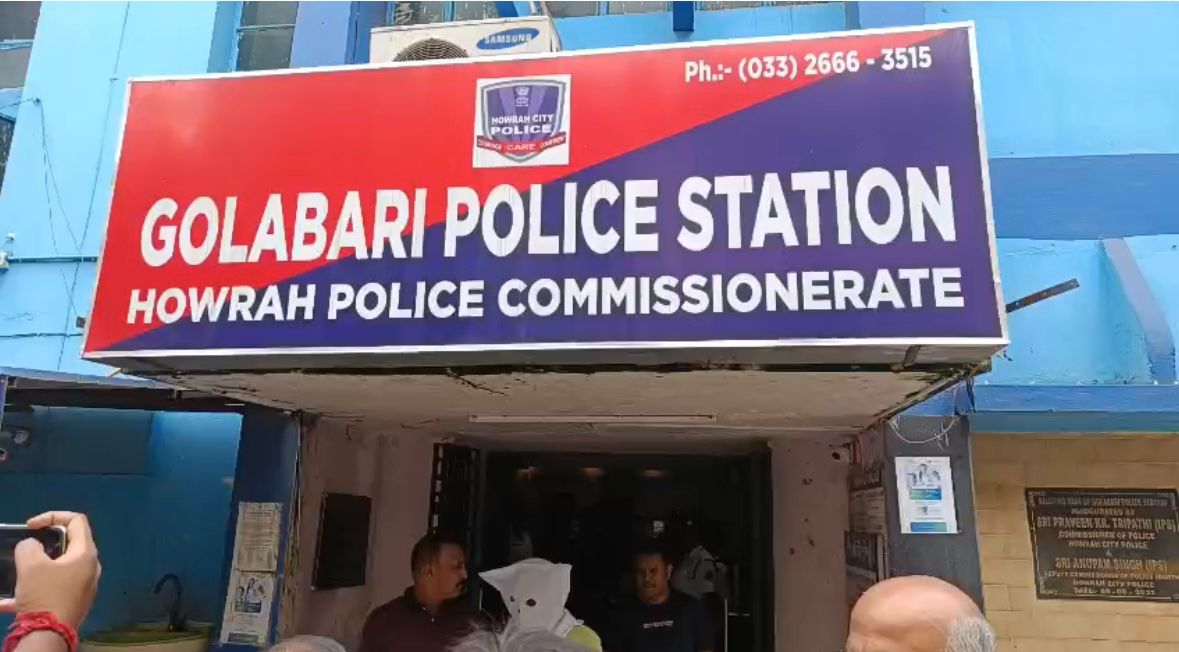 মদ কচুড়ি নিয়ে ফাঁকা ফ্ল্যাটে দাদু-যুবকের অবৈধ প্রেম , শিউরে ওঠার মতো ঘটনা সালকিয়াতে
