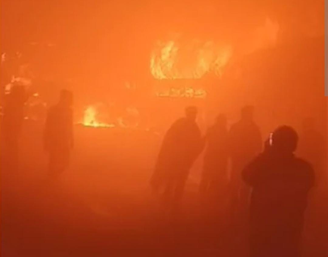 কুয়াশাচ্ছন্ন রাস্তায় ভয়াবহ দুর্ঘটনা , পরপর ১০ টি গাড়ির সংঘর্ষ , মৃত ৪