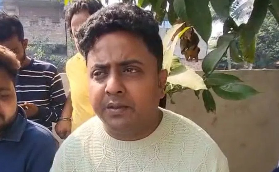 আমাকে পুড়িয়ে দিক , জীবিত হয়েও খসড়া ভোটার তালিকায় মৃত খোদ তৃণমূল কাউন্সিলর