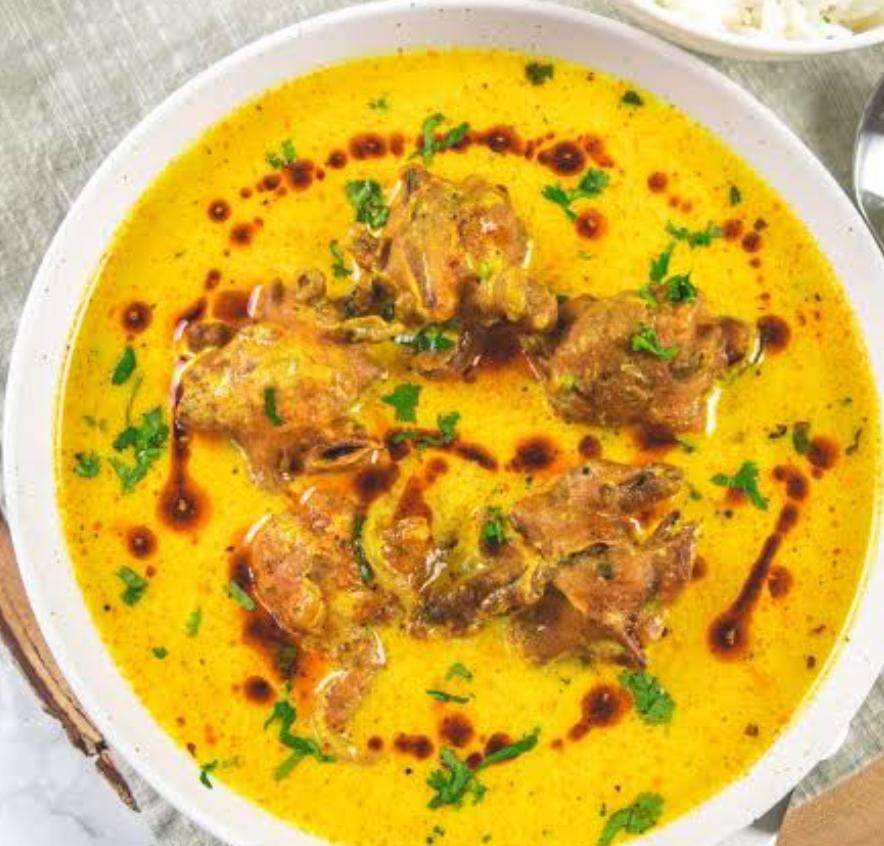 রাতের বেচে যাওয়া বেসনের বড়া দিয়ে বানিয়ে ফেলুন কারি পকোড়া