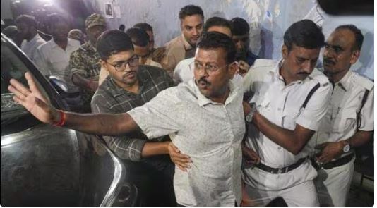 দীর্ঘ জেরা শেষে ৬ দিনের ইডি হেফাজতে জীবনকৃষ্ণ সাহা