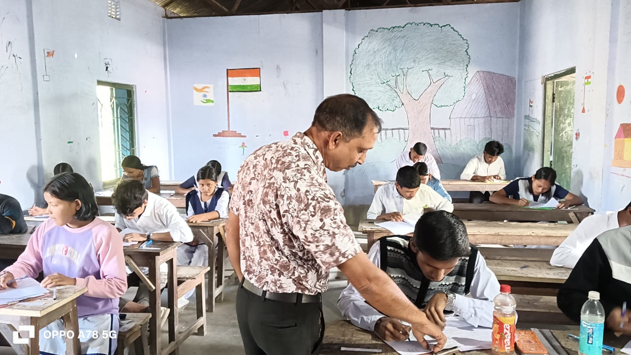 শিক্ষা প্রস্তুতির মঞ্চে আত্মবিশ্বাসের পরীক্ষা , হলদিবাড়িতে মাধ্যমিক মক টেস্ট