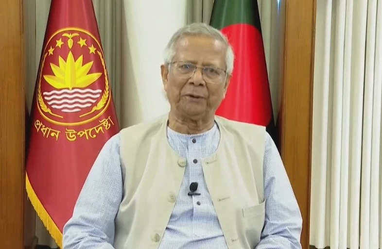 সরকার আপনাদের পাশে আছে , প্রথম আলো সহ দ্য ডেইলি স্টারে হামলায় সম্পাদকদের আশ্বাস ইউনূসের