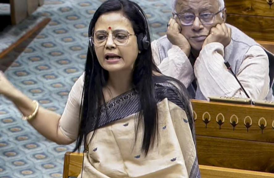 ঘুষের বিনিময়ে চাকরি মামলায় বড় স্বস্তি মহুয়ার , লোকপালের চার্জশিট খারিজের নির্দেশ হাইকোর্টের