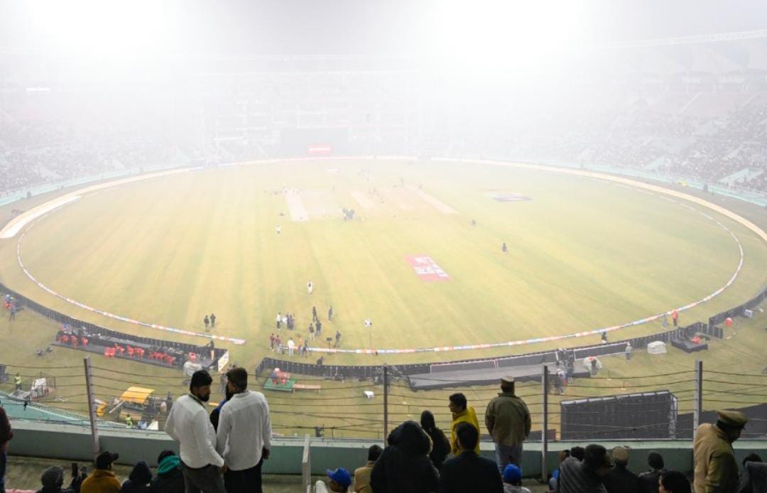 ভেস্তে যাওয়া লখনউ ম্যাচ নিয়ে বিরাট ঘোষণা , শর্তসাপেক্ষে টিকিটের টাকা ফেরত পাবেন সমর্থকরা