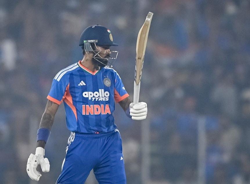 মারকুটে ৬৩ রান , আন্তর্জাতিক ক্রিকেটে জোড়া নজির হার্দিকের